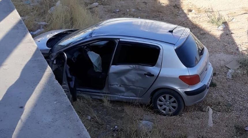 GÜNCELLEME - Elazığ'da otomobil ve motosiklet çarpıştı: 1 ölü, 2 yaralı