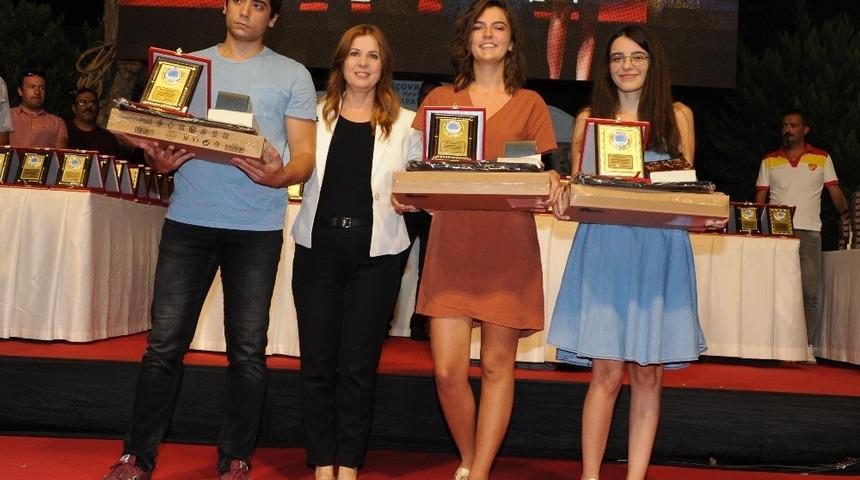 Bal&ccedil;ova&rsquo;da her &uuml;niversiteliye bilgisayar