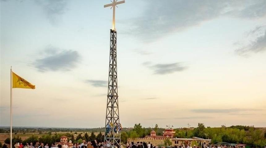 Yunanistan’dan yeni tahrik: Meriç Nehri sınırına dev haç diktiler