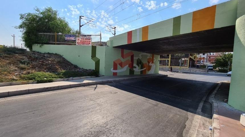 İzmir&rsquo;de alt ge&ccedil;itlere renk geldi