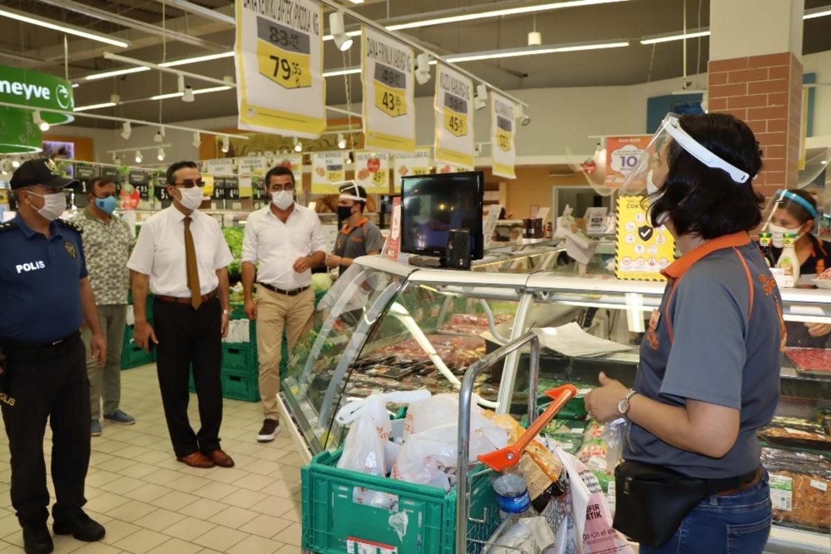 Kuşadası&rsquo;nda AVM&rsquo;lere korona vir&uuml;s denetimi