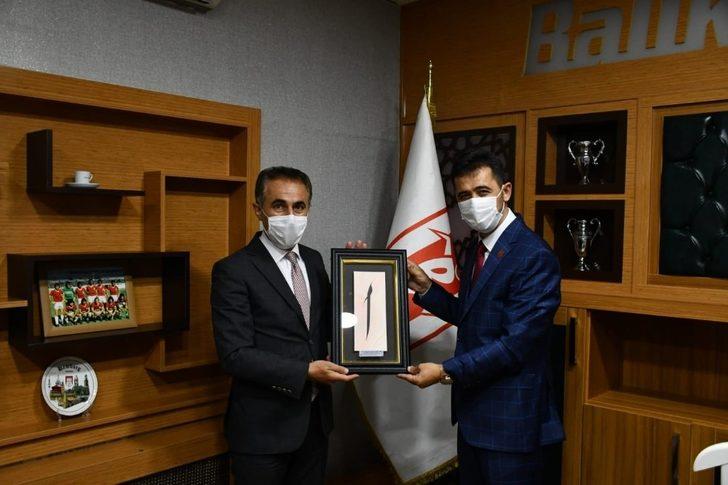 Gençlik ve Spor İl Müdürü Balıkesirspor’u ziyaret etti G3
