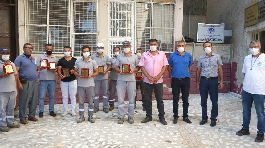 Mezitli Belediye &ccedil;alışanlarına &rsquo;teşekk&uuml;r plaketi&rsquo;