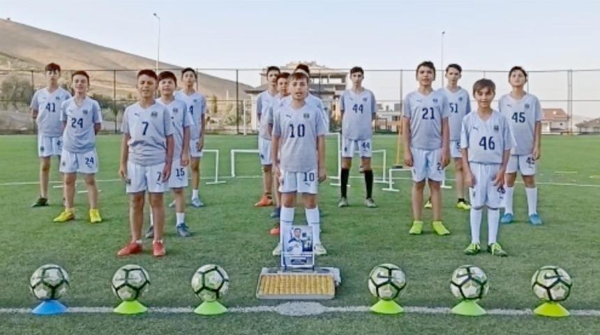 Murat Eskici&rsquo;nin tatlı ikramına minik futbolculardan videolu teşekk&uuml;r