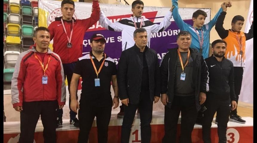 Kumluca&rsquo;dan Yıldız G&uuml;reş Milli Takımı&rsquo;na 2 sporcu