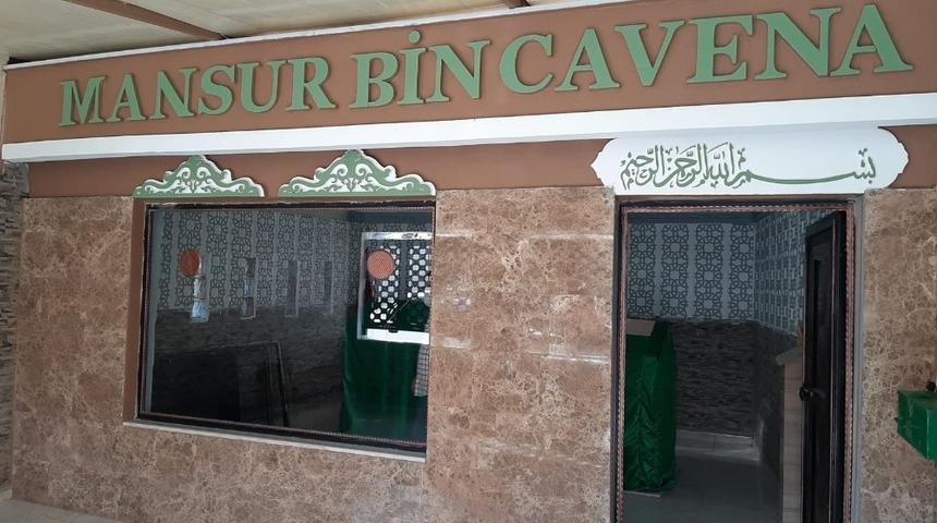 Emevi Komutanın T&uuml;rbesi yenilendi