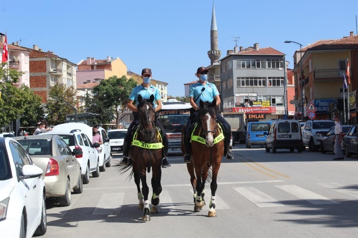 Polis atlı birliklerinden korona vir&uuml;s denetimi