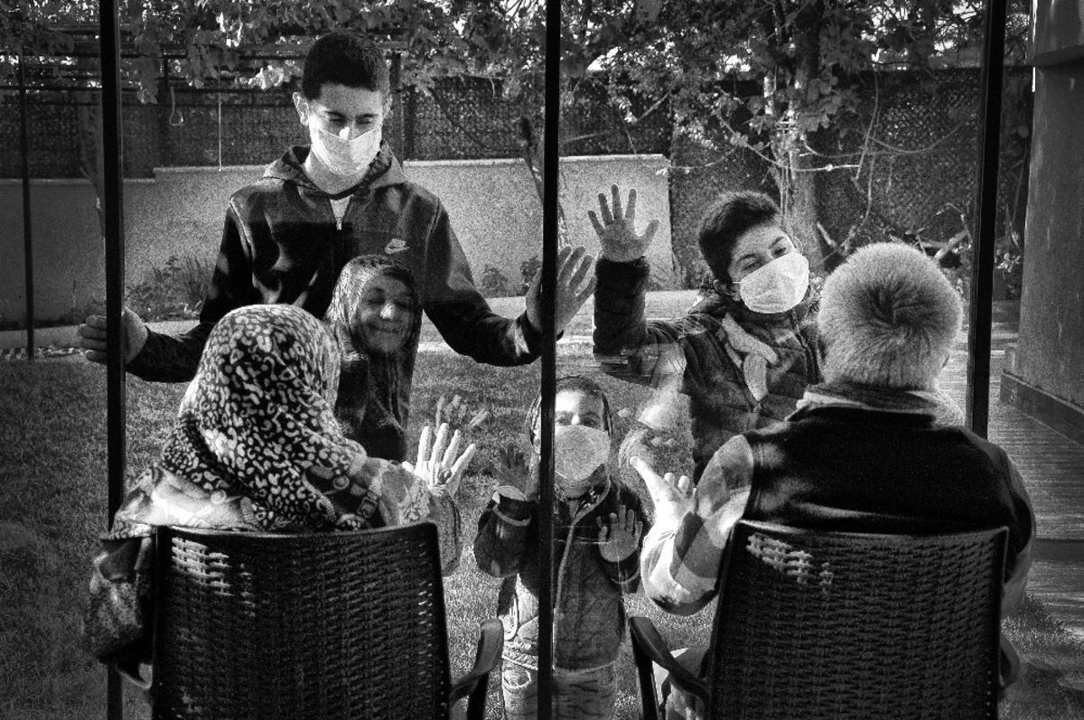 &Uuml;niversiteli gen&ccedil;ler pandemiyi fotoğrafladı