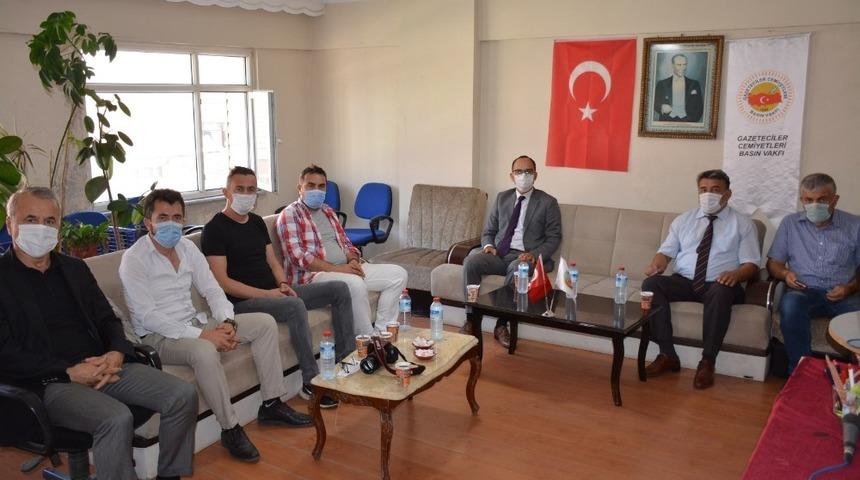 Kaymakam Yılmaz, " Vir&uuml;s&uuml; el birliğiyle yeneceğiz&rdquo;