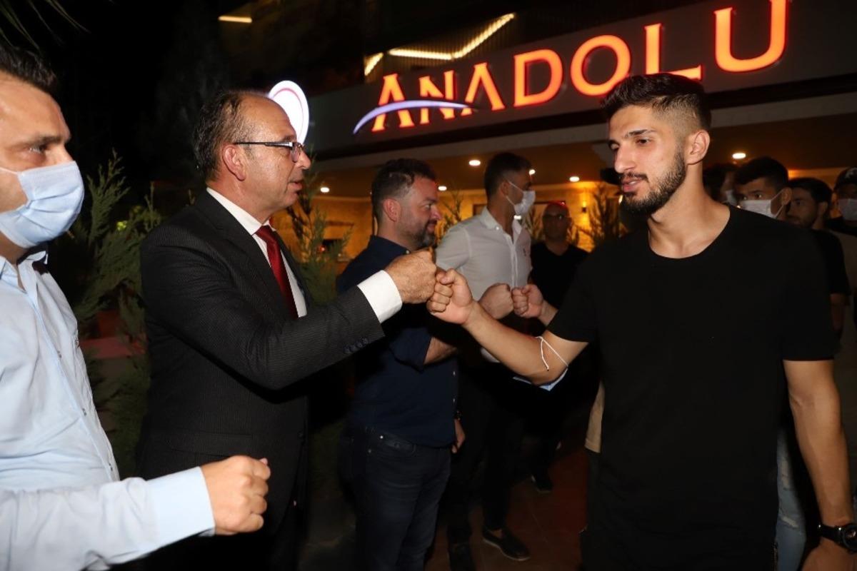 Başkan Akın&rsquo;dan Turgutluspor&rsquo;a moral yemeği