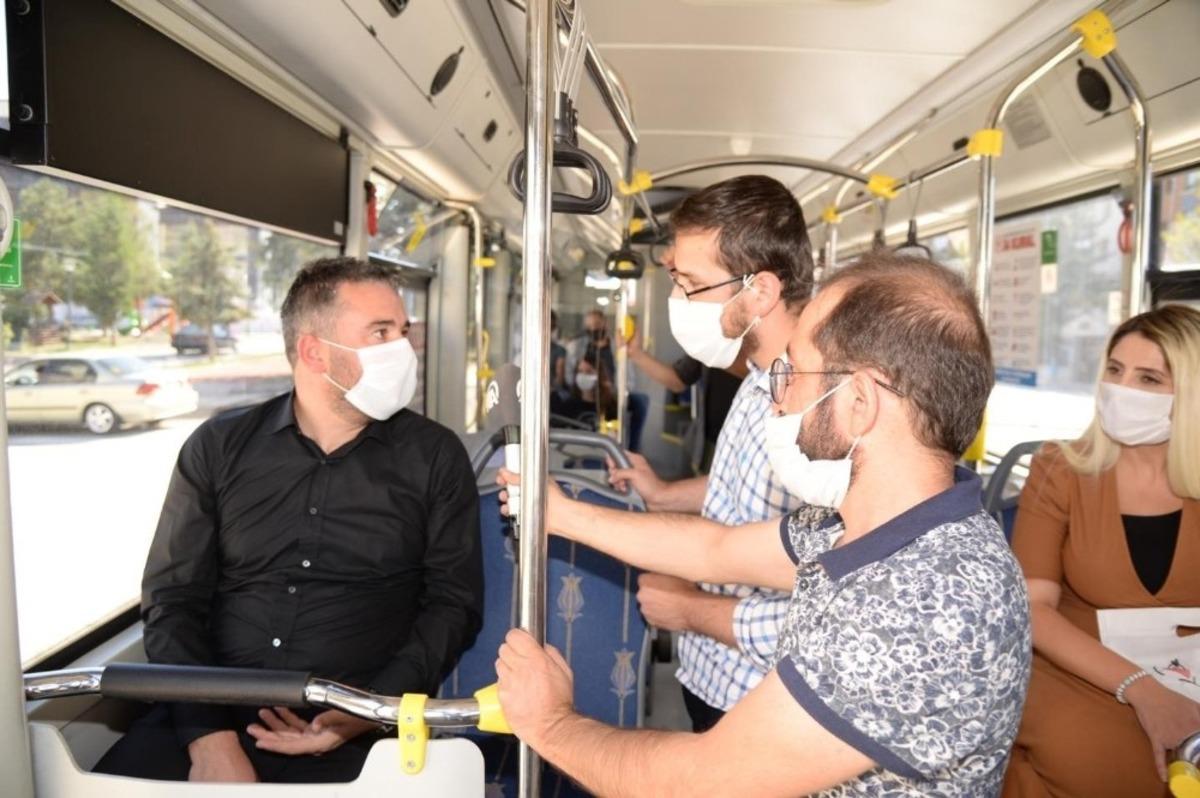 Başkan &Ccedil;etin otob&uuml;sle seyahat eden vatandaşları korona vir&uuml;se karşı uyardı