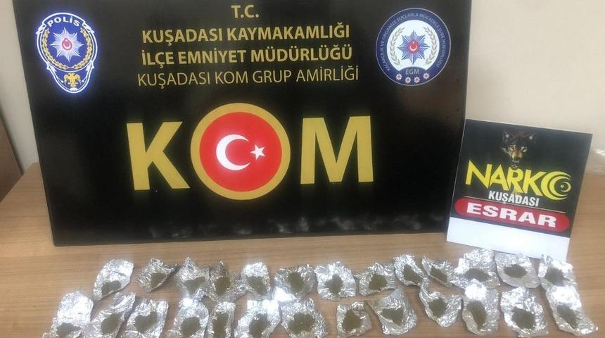 Yola atılan poşetten uyuşturucu &ccedil;ıktı, 1 ş&uuml;pheli tutuklandı