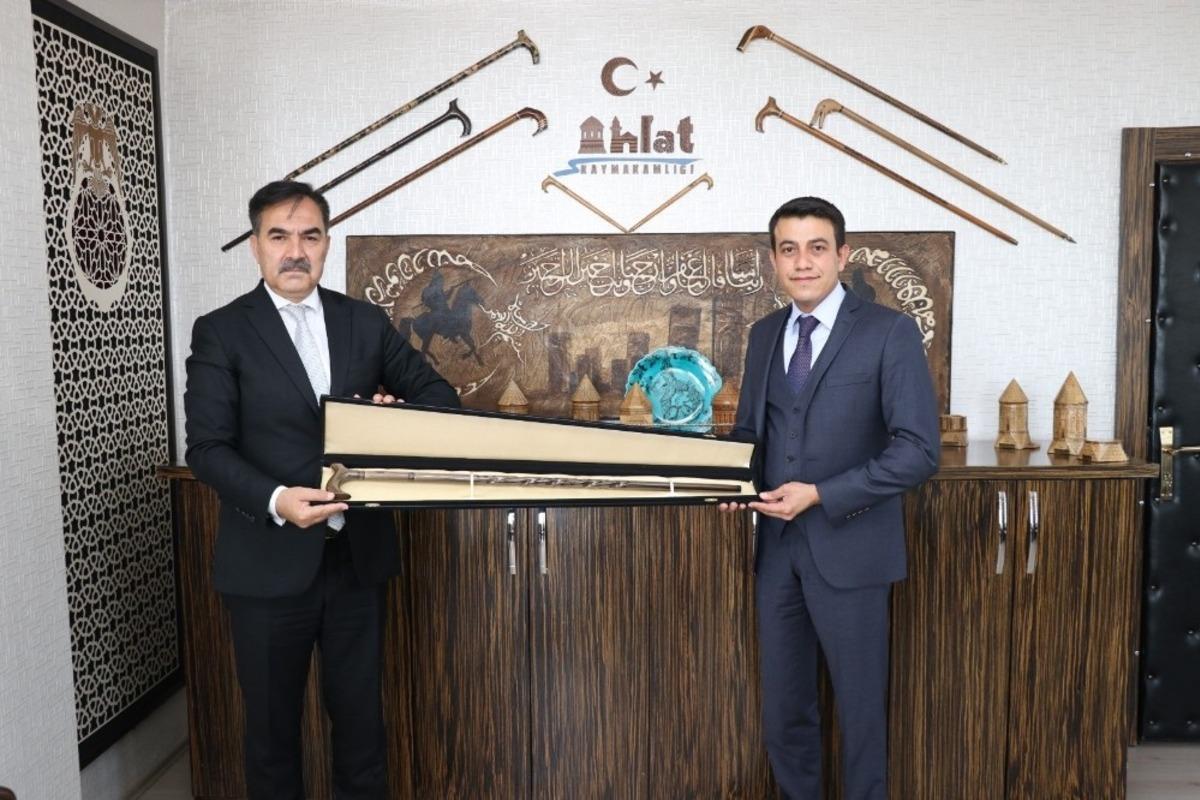 Ahlat Kaymakamı Fikret Dağ&rsquo;a hayırlı olsun ziyaretleri