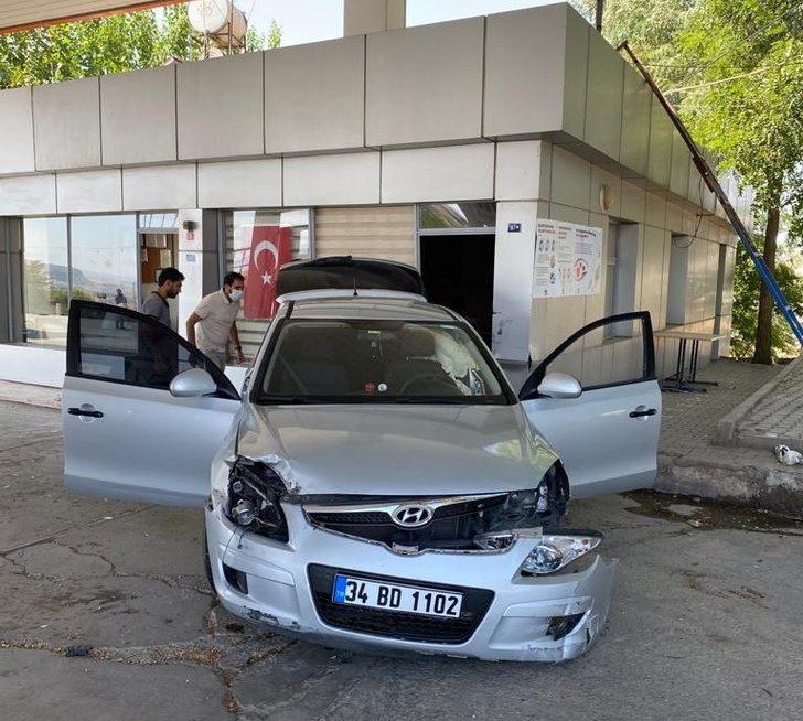 Otomobil akaryakıt istasyonuna daldı G1