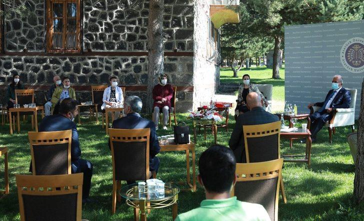 Rektör Çomaklı’ya tebrik ziyaretleri devam ediyor G3