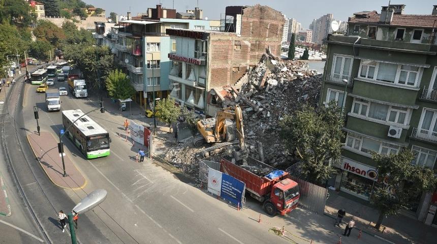 Tarih i&ccedil;in yıkımlar devam ediyor