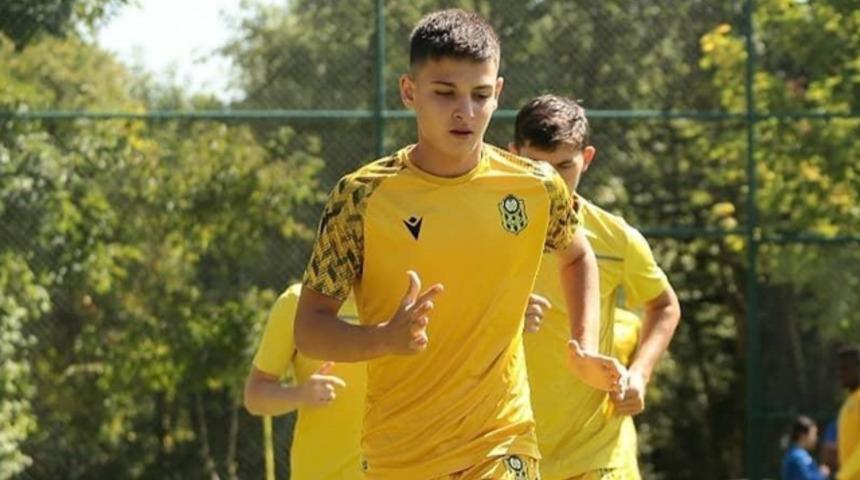 Yeni Malatyaspor genç Burak Efe ile imzaladı