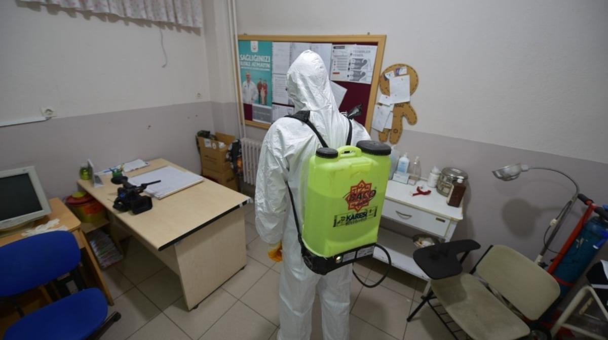 Karesi&rsquo;de pandemi m&uuml;cadelesi s&uuml;r&uuml;yor