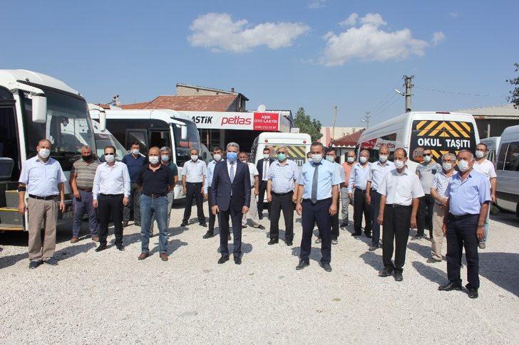 Isparta’da yeni eğitim öğretim yılı öncesi okul servisleri dezenfekte edildi G4