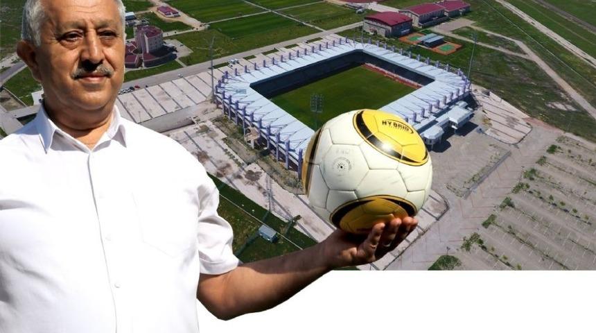 Başkan Zeybek futbol takımlarını &ouml;n&uuml;m&uuml;zdeki sezonda Afyonkarahisar&rsquo;a davet etti