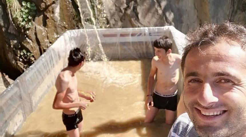 Kamyon kasasında serinlediler