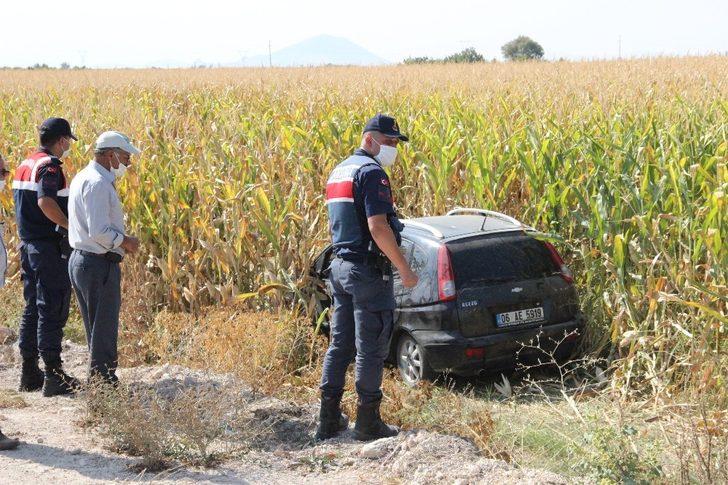Yoldan çıkan otomobil mısır tarlasına uçtu: 3 yaralı G3