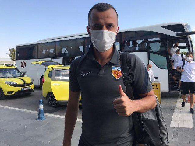 Kayserispor İlhan ile sözleşme yaptı