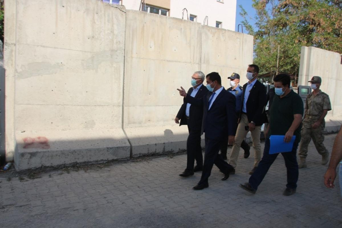 Vali G&uuml;nd&uuml;z&ouml;z&rsquo;den Varto&rsquo;da