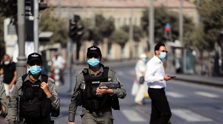 İsrail&rsquo;de 3 haftalık koronavir&uuml;s karantinası başladı