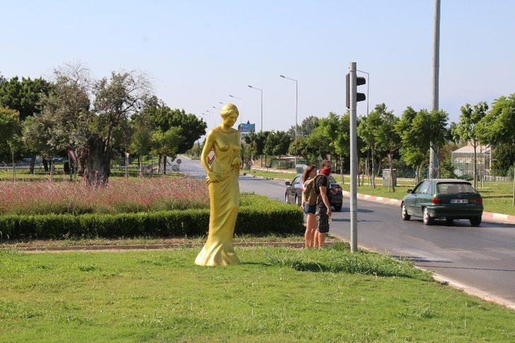 Altın Portakal’ın,  ’Venüs’ heykelleri ilgi çekiyor G2