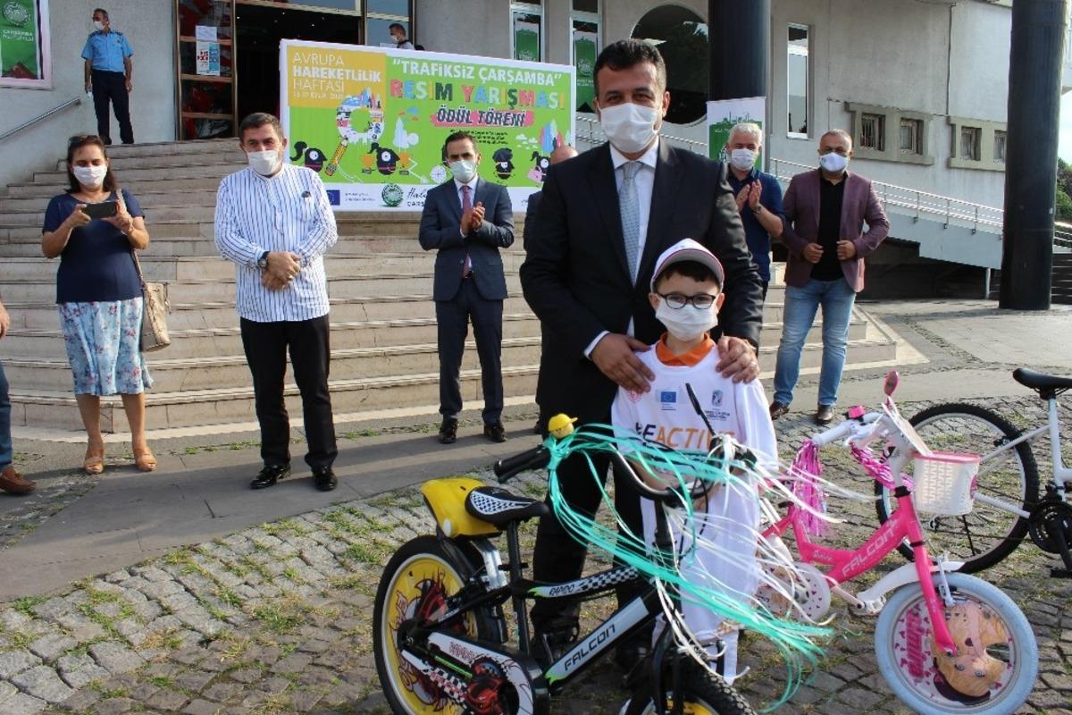 &Ouml;ğrencilere &lsquo;Trafiksiz &Ccedil;arşamba&rsquo; &ouml;d&uuml;l&uuml;