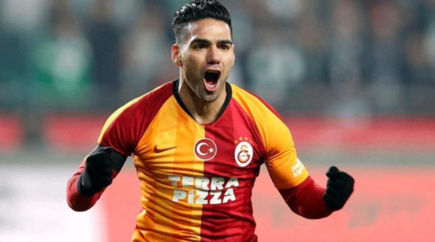 Galatasaray'ın yıldızı Radamel Falcao, dördüncü kez baba oldu