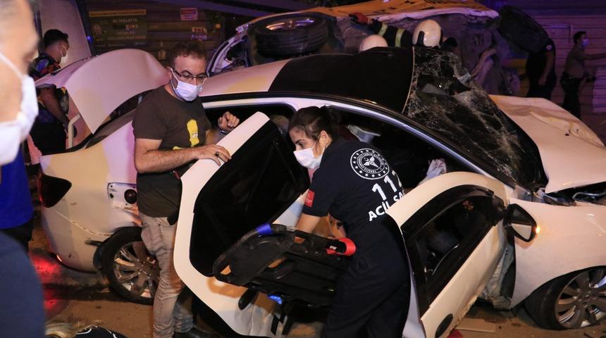 Adana'da korkun&ccedil; kaza: 2'si ağır 6 yaralı