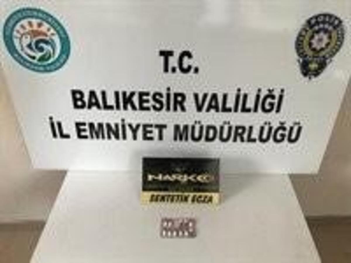 Balıkesir&rsquo;de polisten uyuşturucu ve aranan şahıslara operasyon