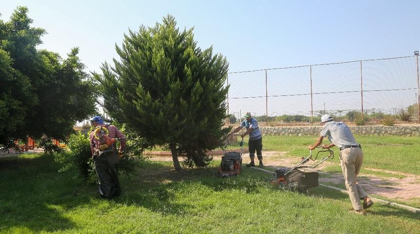 Erdemli Belediyesi Kumkuyu ve Kayacı’da çalışmalarına devam ediyor