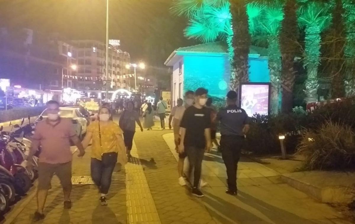 Kuşadası polisinden 15 ayrı noktada korona vir&uuml;s denetimi