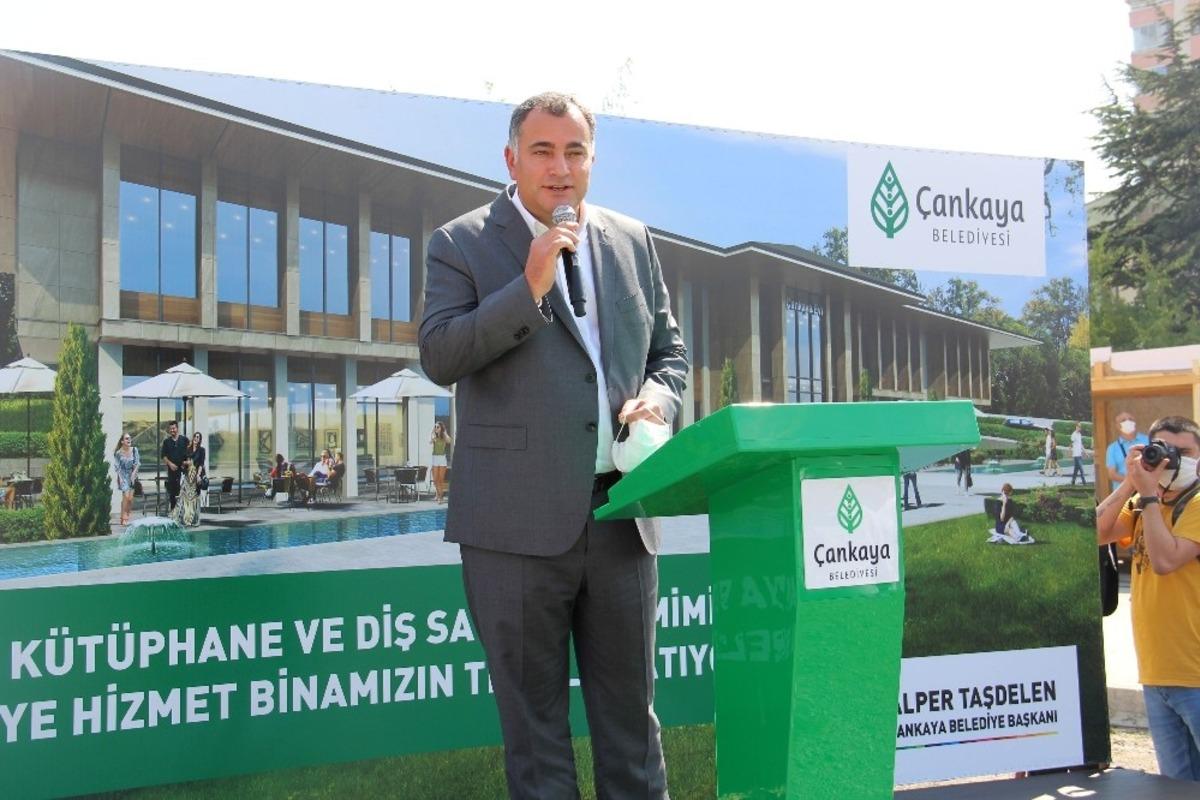 K&uuml;t&uuml;phane, diş polikliniği bir arada