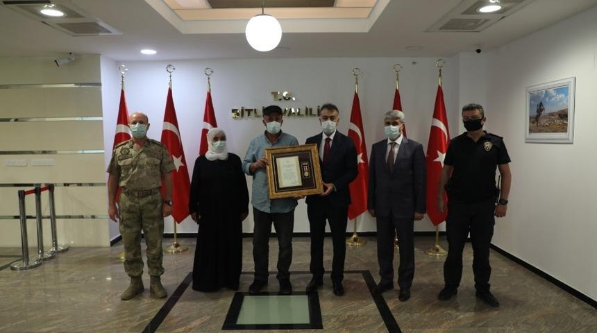 Bitlis&rsquo;te şehit ailesine &lsquo;Devlet &Ouml;v&uuml;n&ccedil; Madalyası&rsquo; verildi