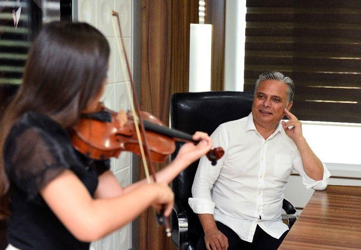 Genç şampiyon, Başkan Uysal için çaldı G2