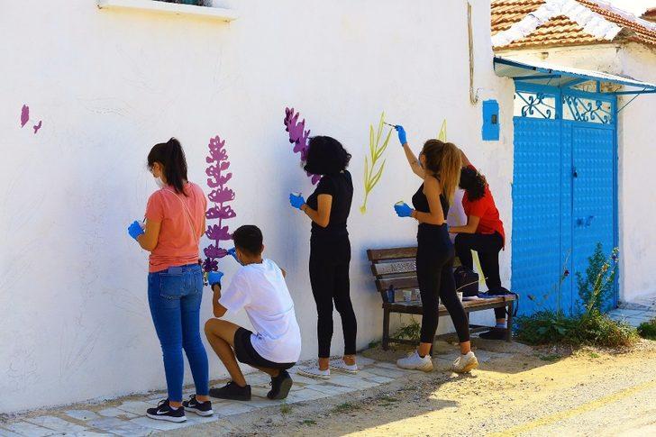 Evlerin duvarları Lavanta figürleriyle renkleniyor G5