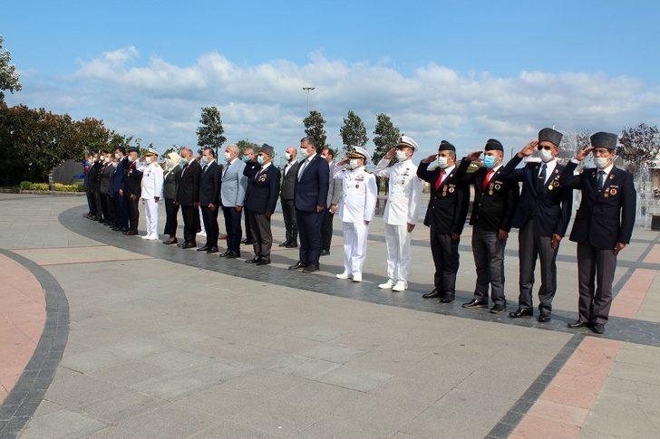 Gurur yüklü buruk tören G3