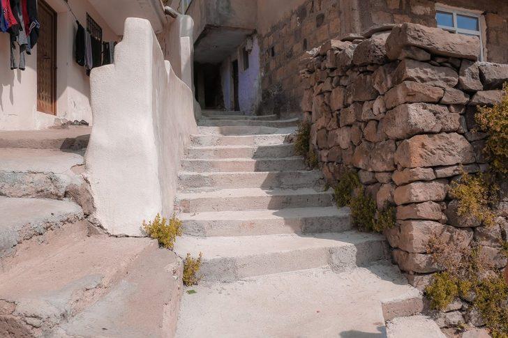 Bitlis Belediyesi merdivenleri yeniliyor G4