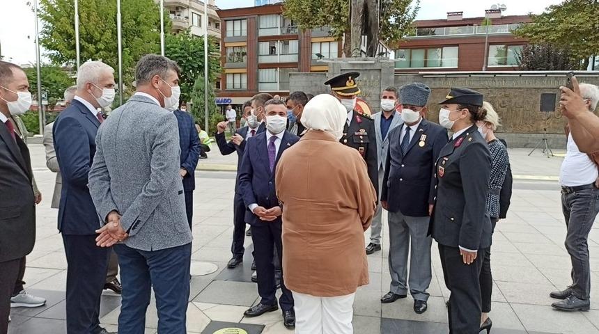 D&uuml;zce&rsquo;nin ilk kadın subayı g&ouml;reve başladı
