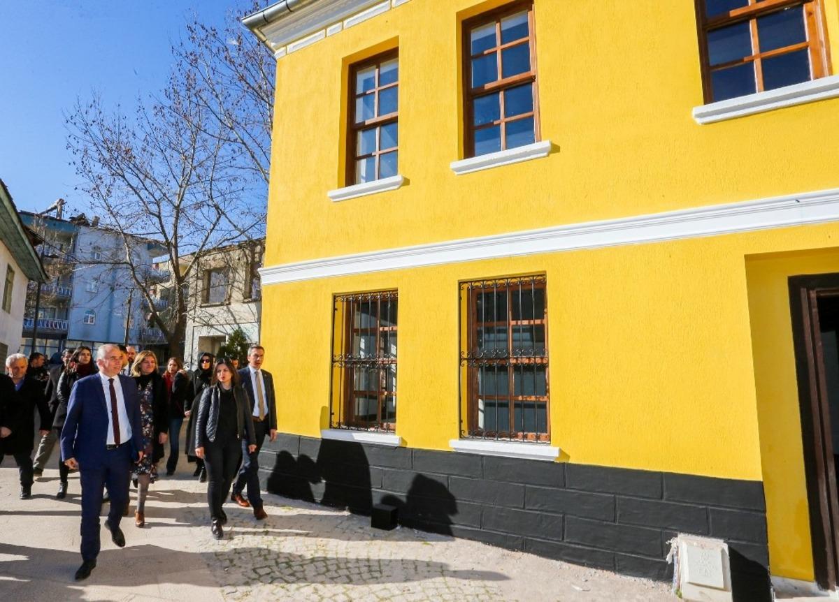 Adil Beştaş Evi, T&uuml;rk-İslam Medeniyetleri Merkezi oluyor