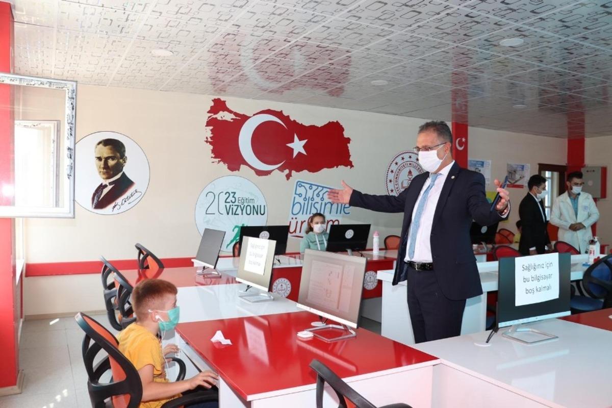 Daire Başkanı Haşim Altun Hakkari&rsquo;de