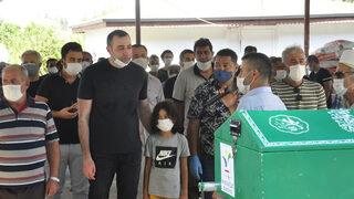 2 çocuk annesi kadın, belindeki yağ bezesini aldırdıktan sonra hayatını kaybetti