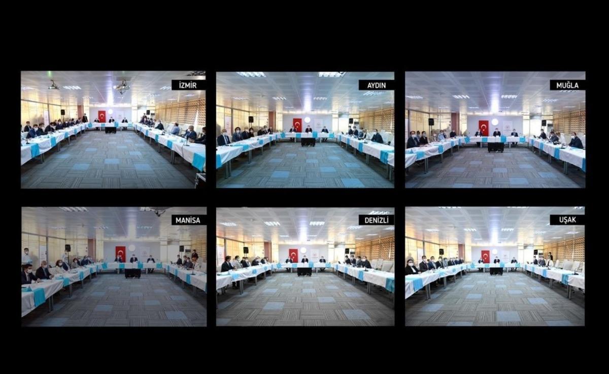 Bakan Koca, Aydın İl Sağlık M&uuml;d&uuml;r&uuml; ile g&ouml;r&uuml;şt&uuml;