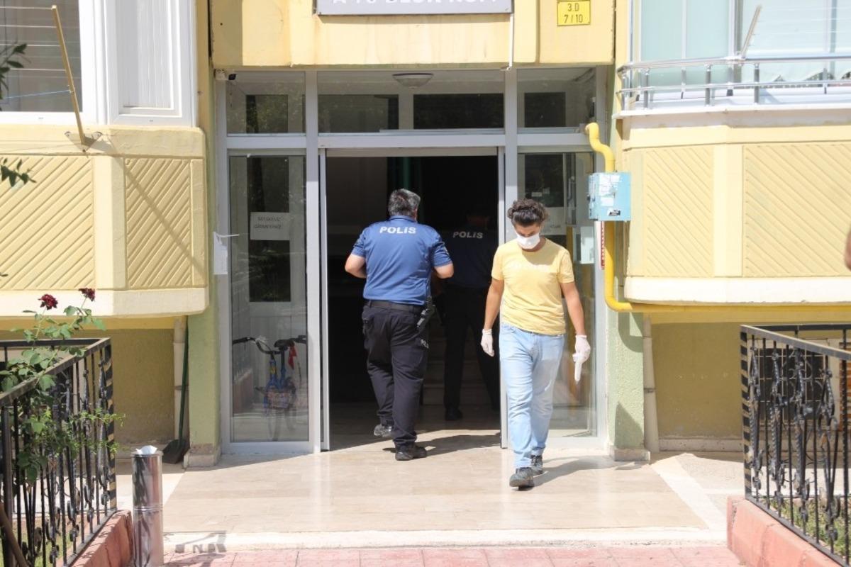 Karantinadaki şahıs &ouml;l&uuml; bulundu