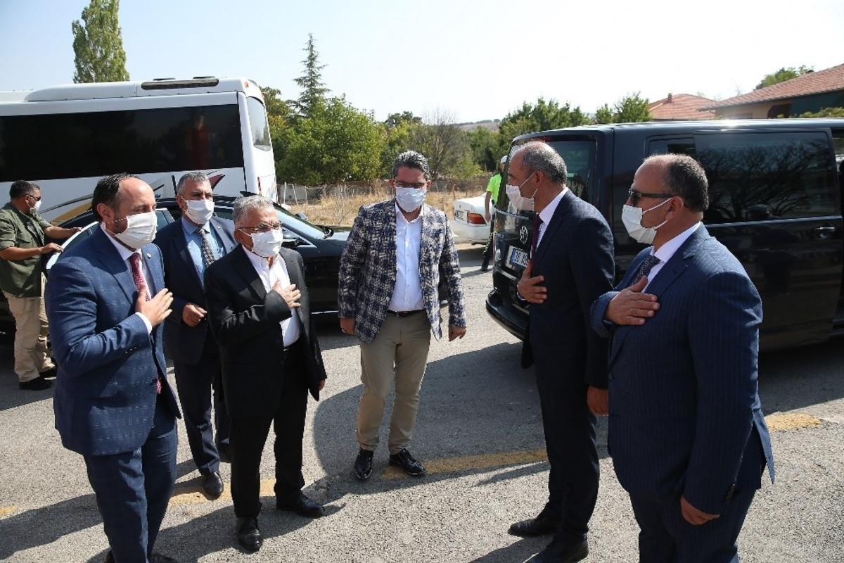 Başkan B&uuml;y&uuml;kkılı&ccedil;, AK Parti Felahiye İl&ccedil;e Kongresi&rsquo;ne katıldı
