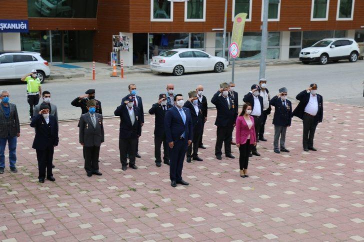 Kore gazisi Refik Özberber mezarı başında anıldı G5